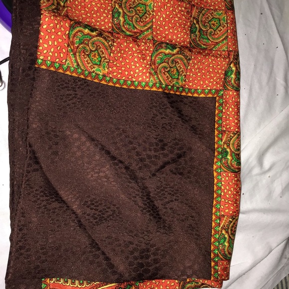 YSL Large Scarf. - Picture 5 of 6